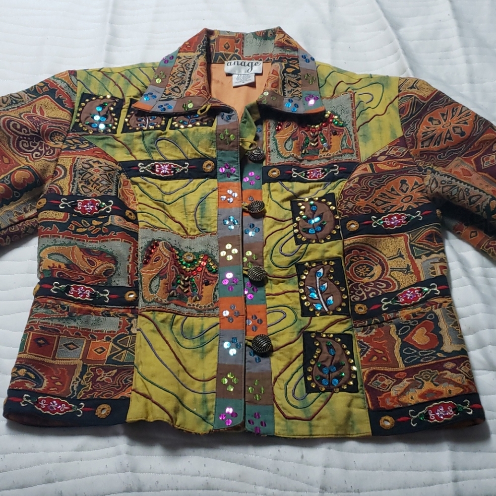 Cute jacket with embroidery